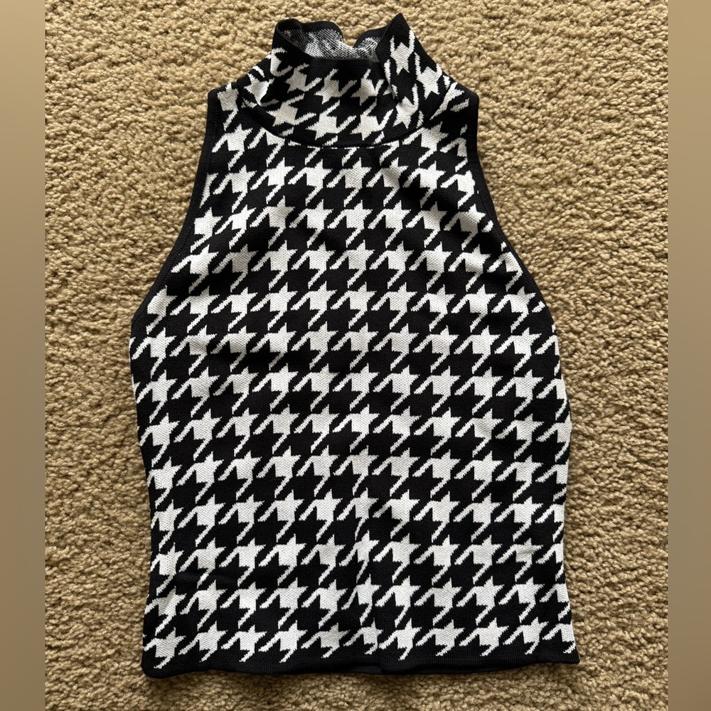 Bar III Black and White Houndstooth Tank Top